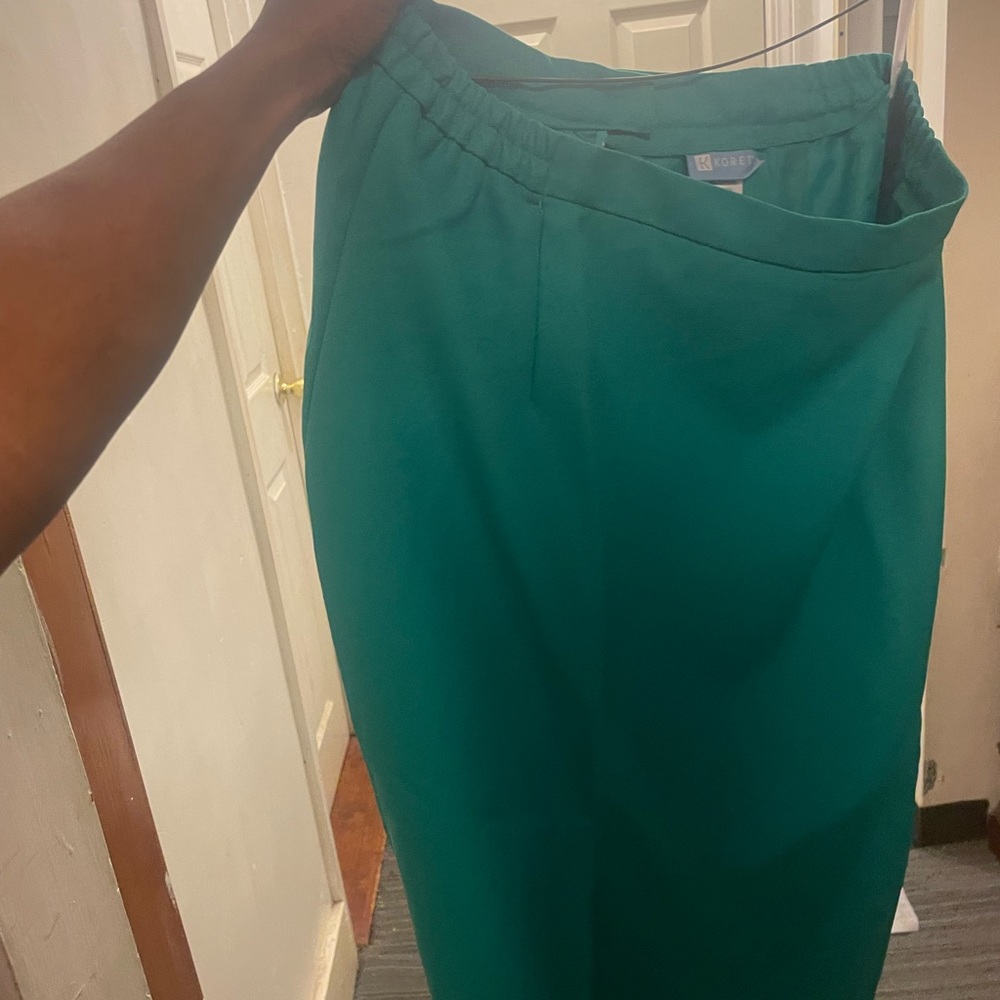 Womans dress suit - Picture 8 of 8
